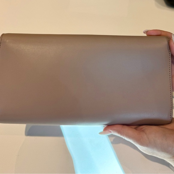 Gucci GG Marmont Pearl Embellished Leather Clutch - Rose Taupe - Picture 4 of 4